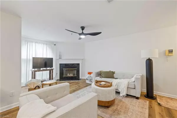 Winston-salem, NC 27103,221 Quietwood DR #221