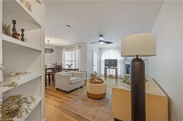 Winston-salem, NC 27103,221 Quietwood DR #221