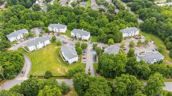 Winston-salem, NC 27103,221 Quietwood DR #221