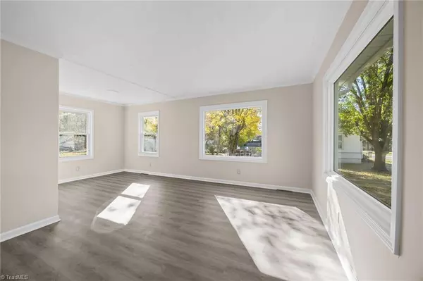 High Point, NC 27260,723 Hendrix ST