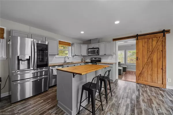 417 Chapel DR, Lexington, NC 27295