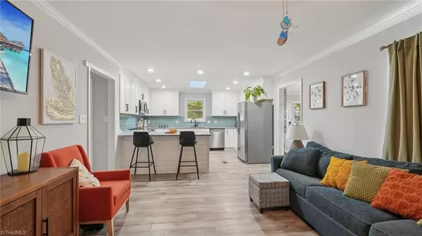 Winston-salem, NC 27103,1608 Sharon RD