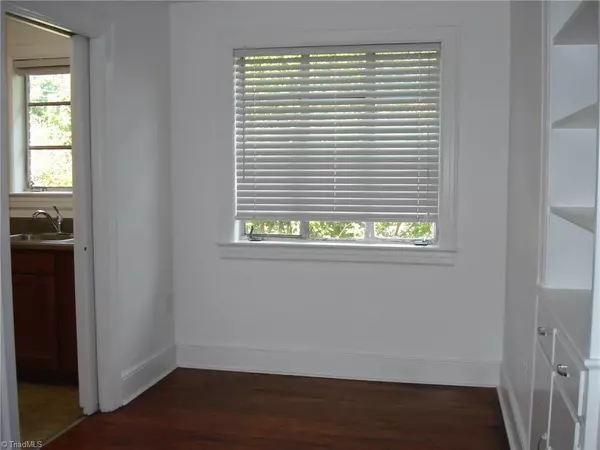 Lexington, NC 27292,10 W 6th AVE #2C