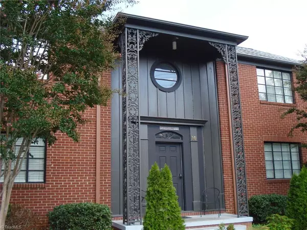 Lexington, NC 27292,10 W 6th AVE #2C