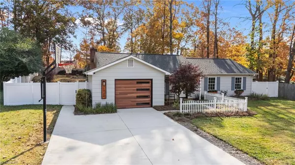 High Point, NC 27265,1924 Middlewood CT