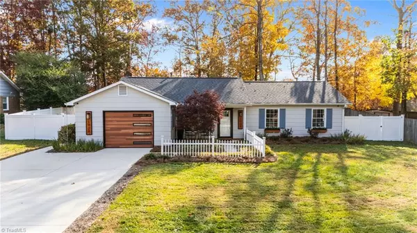 1924 Middlewood CT, High Point, NC 27265