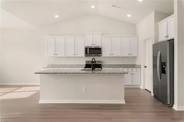 Winston-salem, NC 27107,3458 Robindale DR