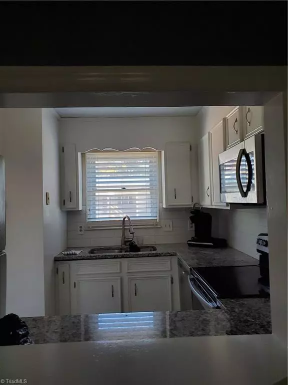 Winston-salem, NC 27106,135 Columbine DR #223