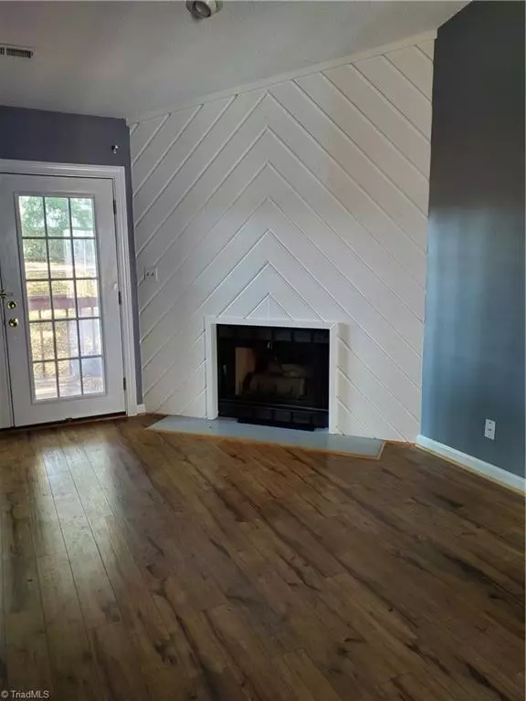 Winston-salem, NC 27106,135 Columbine DR #223