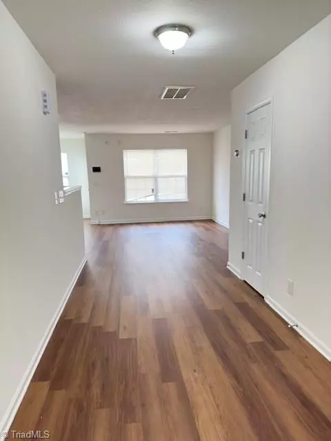 Greensboro, NC 27409,302 Mourning Dove TER