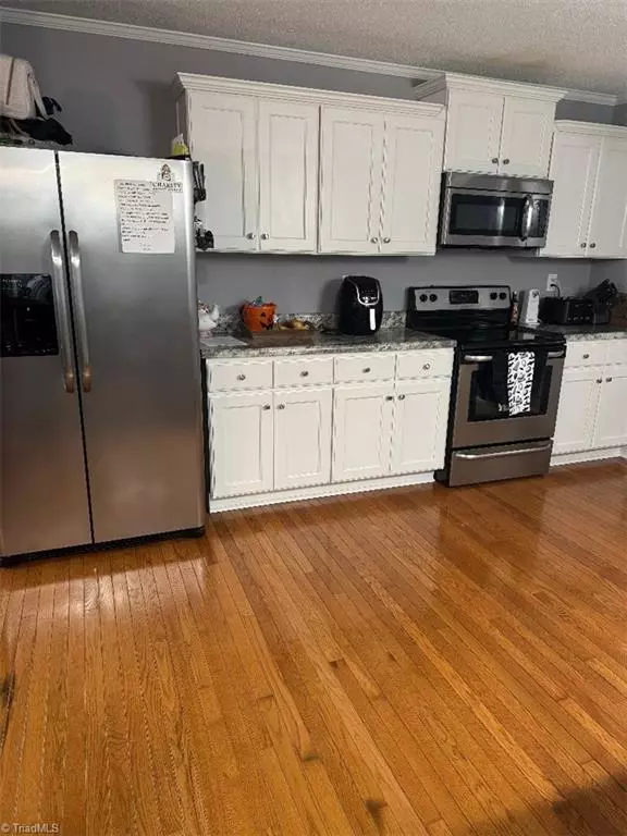 Thomasville, NC 27360,152 Wall AVE