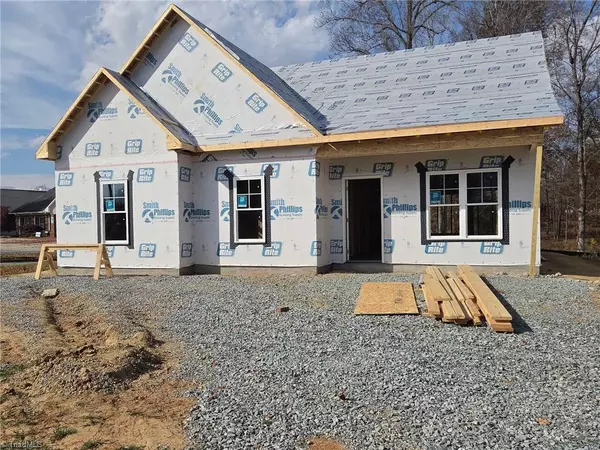 1376 Piedmont DR, Lexington, NC 27295