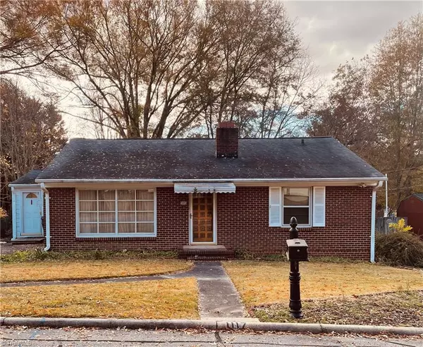 1117 N Woodleigh CIR, Reidsville, NC 27320