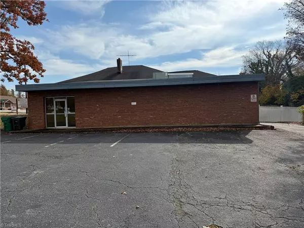 301 Sunset DR, High Point, NC 27262