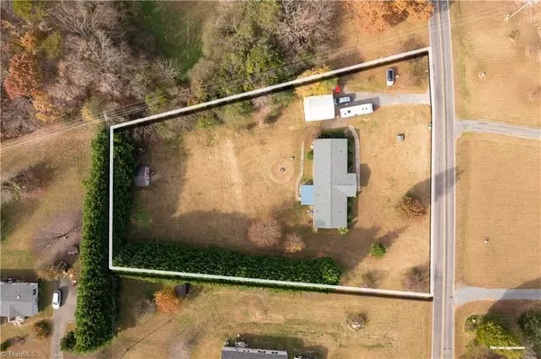 Pilot Mountain, NC 27041,1025 Mitchell RD