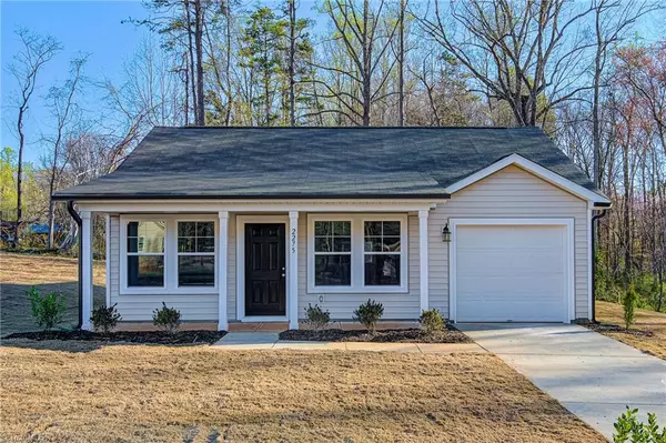 1 Caraway LN, Winston-salem, NC 27103