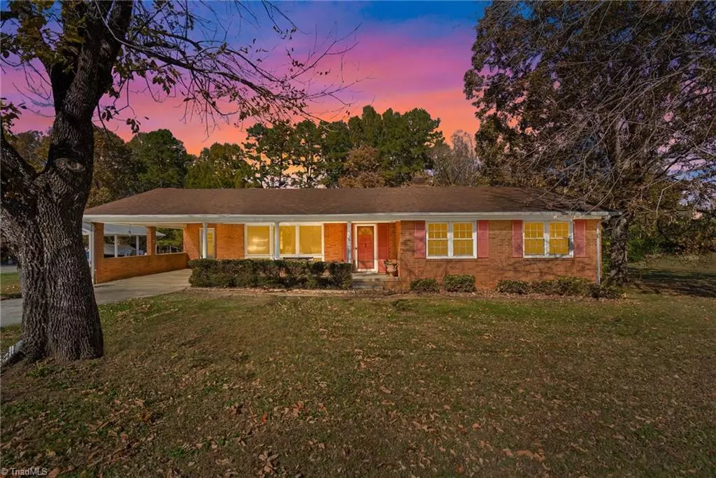 Burlington, NC 27217,1835 Greentree RD