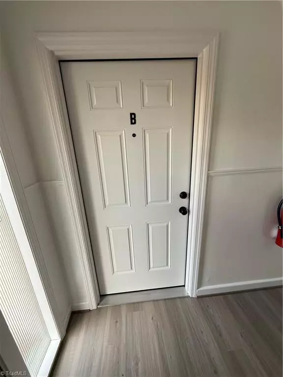 Winston-salem, NC 27104,222 Hawthorne RD #B