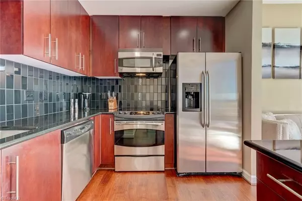 Greensboro, NC 27401,201 Elm ST #704