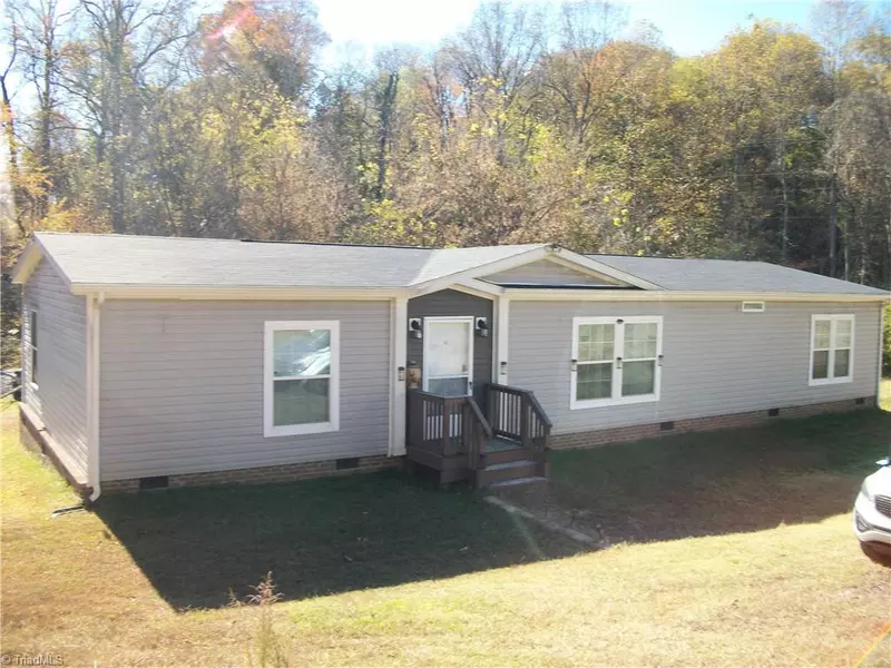 403 Riverside DR, Eden, NC 27288