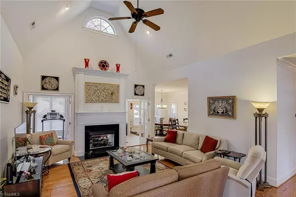 Winston-salem, NC 27104,261 Hollin WAY