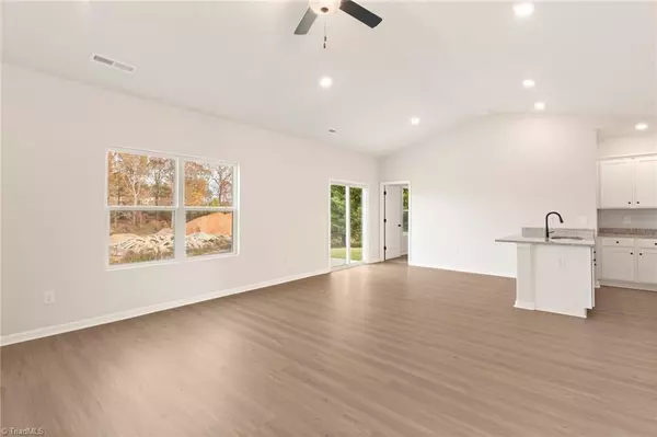 Winston-salem, NC 27107,3459 Robindale DR