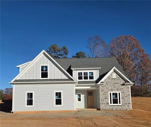 5021 Ashwood Forest TRL, Clemmons, NC 27012