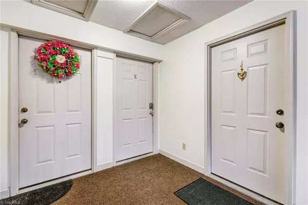 Greensboro, NC 27410,5934 Friendly AVE #K