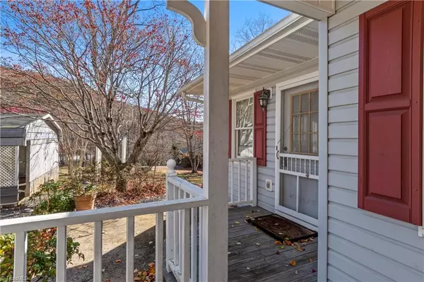 Thurmond, NC 28683,5091 US Highway 21