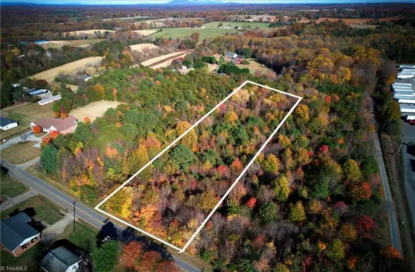 Boonville, NC 27011,124 River RD