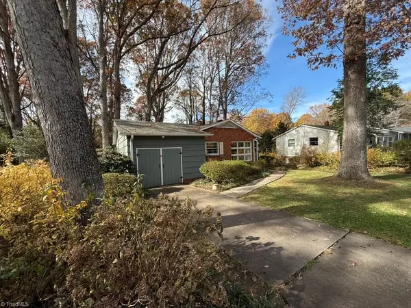 Winston-salem, NC 27104,408 Burkewood DR