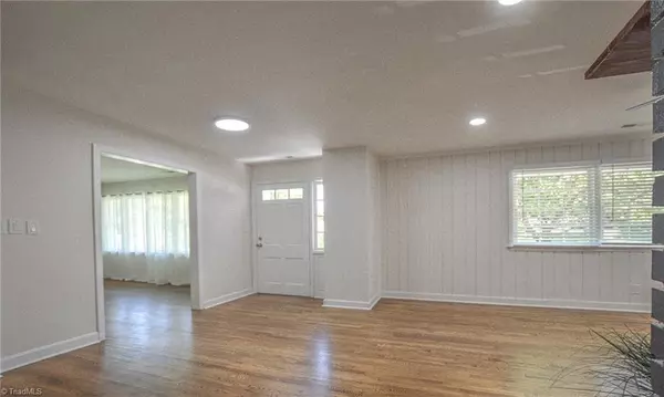 Winston-salem, NC 27103,2881 Deerwood DR