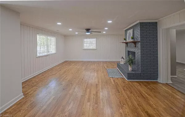 Winston-salem, NC 27103,2881 Deerwood DR