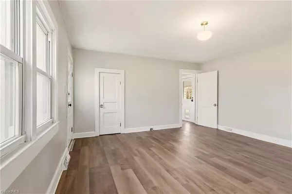 Winston-salem, NC 27107,3868 Grayson DR