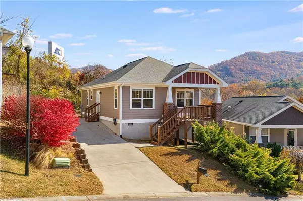 Asheville, NC 28805,11 Byrdcliffe LN