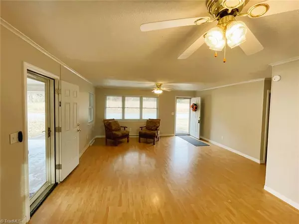 Thomasville, NC 27360,1142 Liberty DR