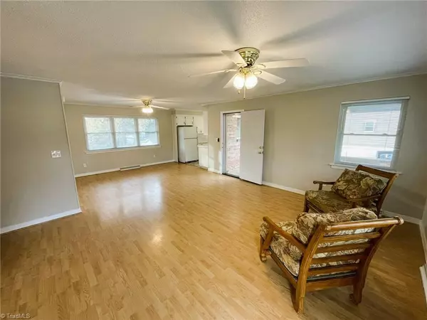 Thomasville, NC 27360,1142 Liberty DR