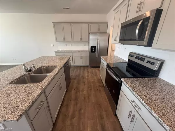 Kernersville, NC 27284,1563 Amberview LN