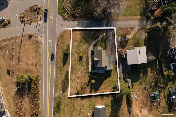 Pilot Mountain, NC 27041,624 52 BYP E