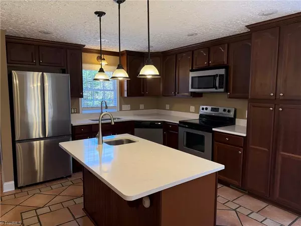 Mocksville, NC 27028,201 Wandering LN