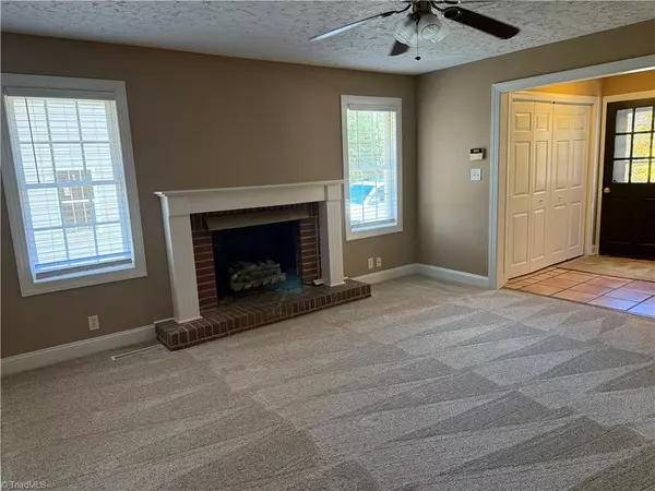 Mocksville, NC 27028,201 Wandering LN