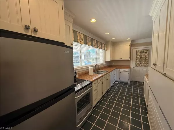 Mocksville, NC 27028,292 Feezor RD