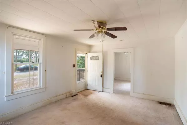 Winston-salem, NC 27103,628 Mission RD