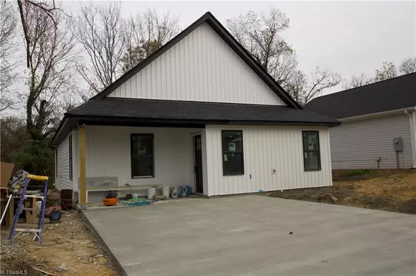 909 Sharon ST, High Point, NC 27260