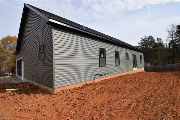 Pfafftown, NC 27040,4381 Continental DR