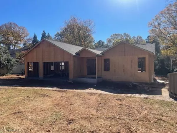 Winston-salem, NC 27106,2858 Robinhood RD