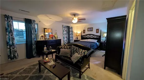 High Point, NC 27260,1067 Bridgend DR