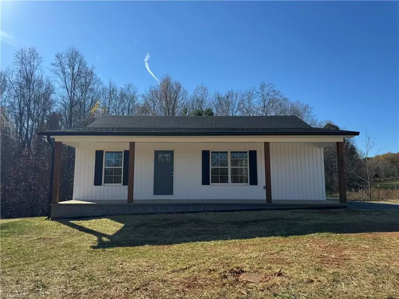 208 Meadow Run LN, Lexington, NC 27292
