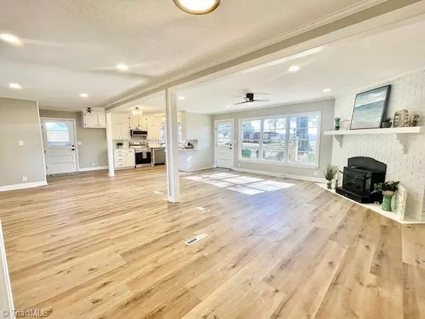 Reidsville, NC 27320,1942 Flat Rock RD