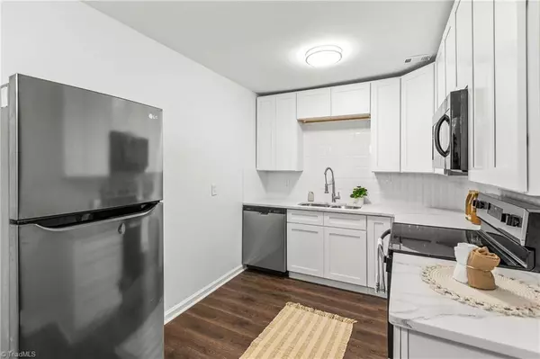 Winston-salem, NC 27104,3824 Country Club RD #D